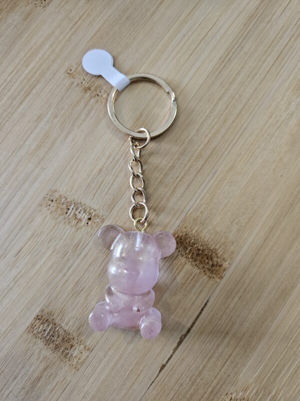 Porte clé petit ours rose en résine epoxy