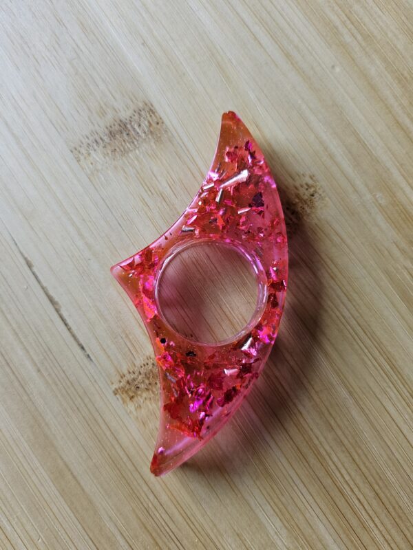 Bague de lecture feuille rouge et rose en résine epoxy