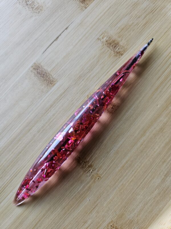 stylos rose en résine epoxy