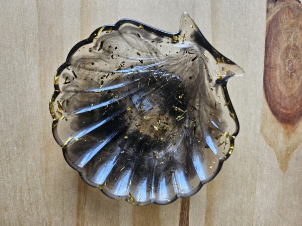 vide poche coquillage noir feuille dorée en résine epoxy