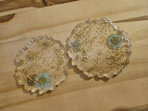 duo de dessous de verre fleuri feuille dorée en résine epoxy