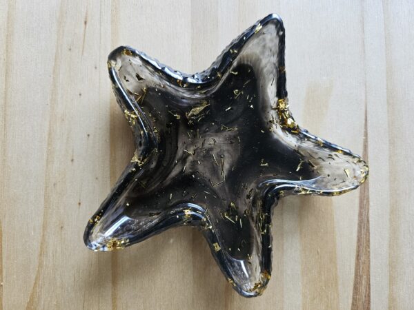 vide poche etoile de mer noir feuille d'or en résine epoxy