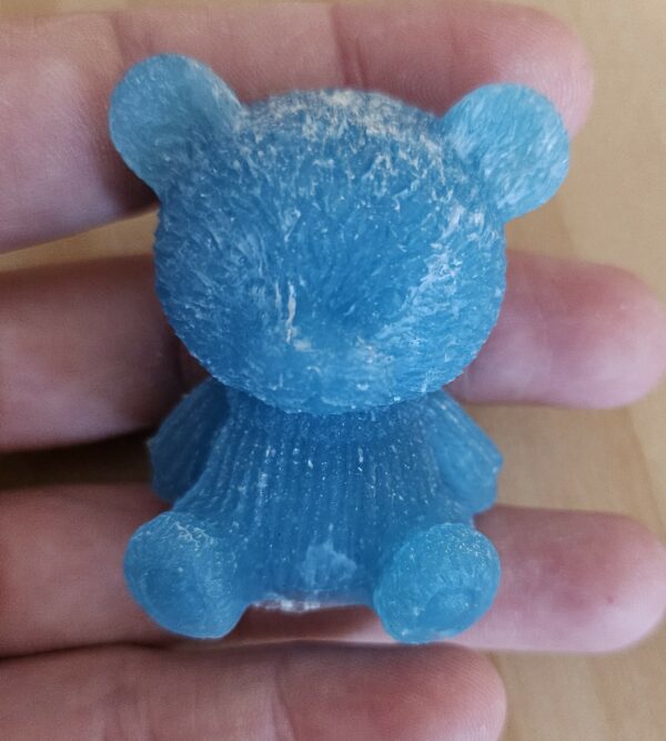 figurine nounours bleu en résine epoxy