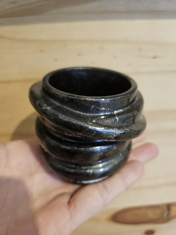 Petit pot noir marbré argentée en résine epoxy